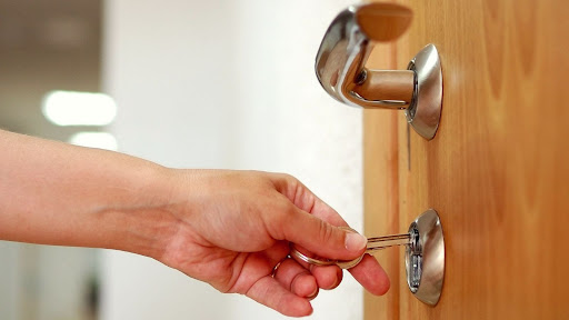 What are the different types of locksmiths?